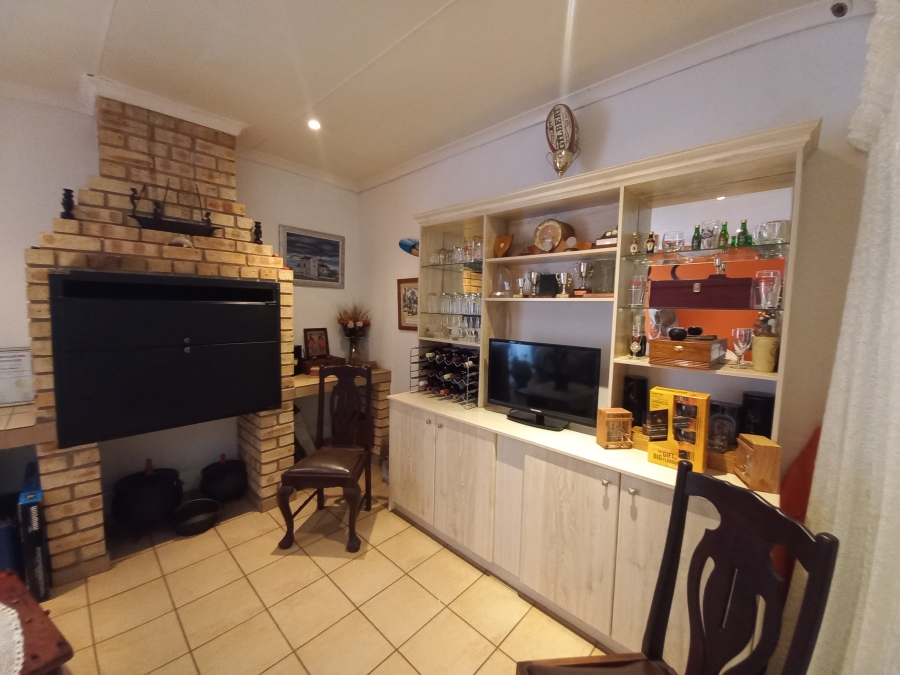 3 Bedroom Property for Sale in Safari Gardens North West